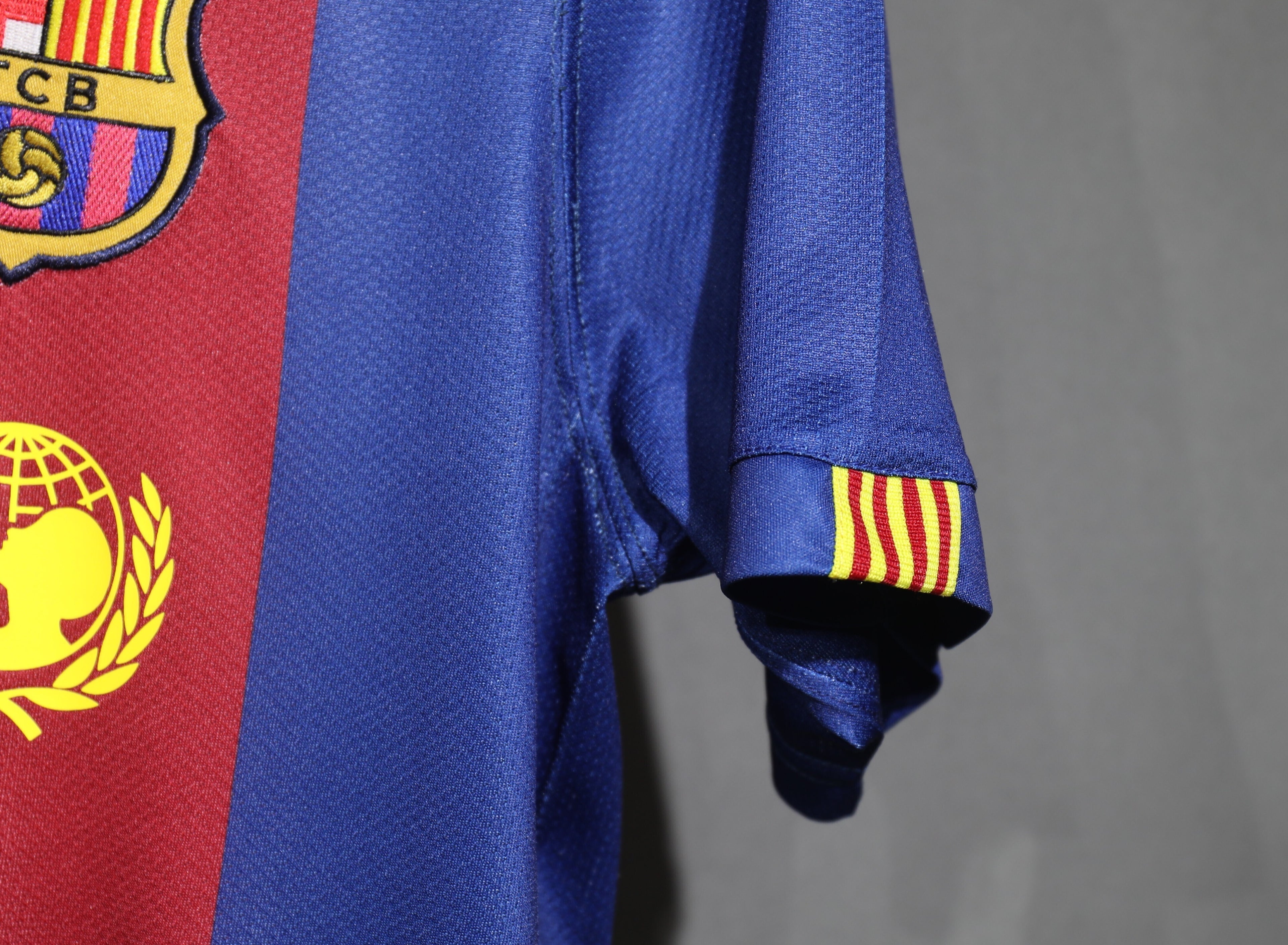 2006/07 Barcelona home player edition